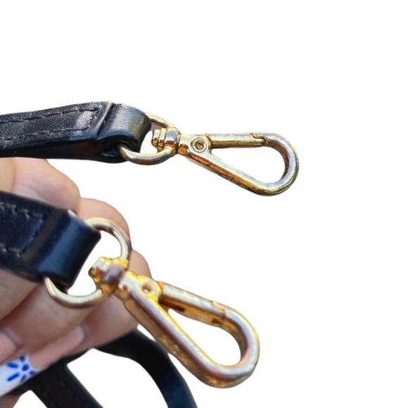 Mcm Metallic Visetos Medium Crossbody - Picture 6 of 7